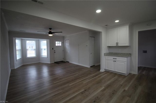 358 Hospital DR, Virginia Beach, VA 23452