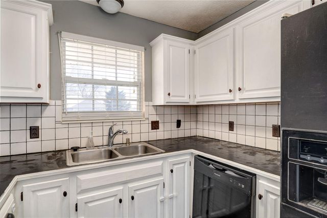 1363 S Concordia Avenue, Republic, MO 65738