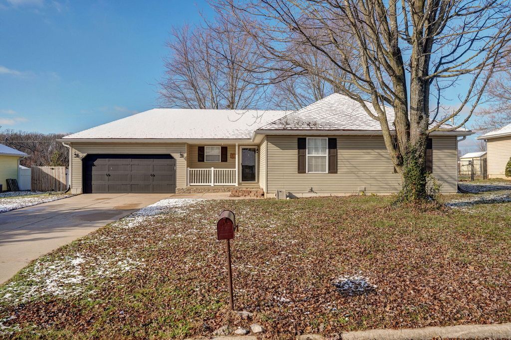 1363 S Concordia Avenue, Republic, MO 65738