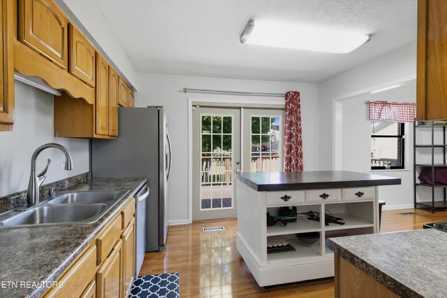 420 First St, Seymour, TN 37865