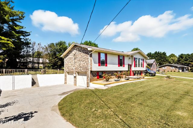 420 First St, Seymour, TN 37865