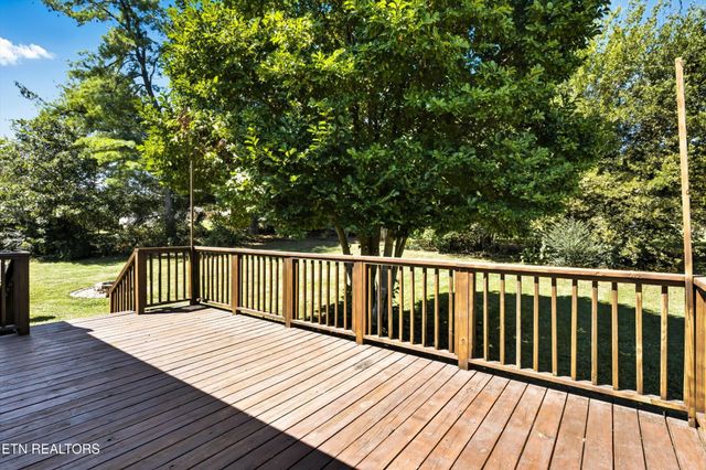 420 First St, Seymour, TN 37865