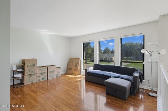 420 First St, Seymour, TN 37865