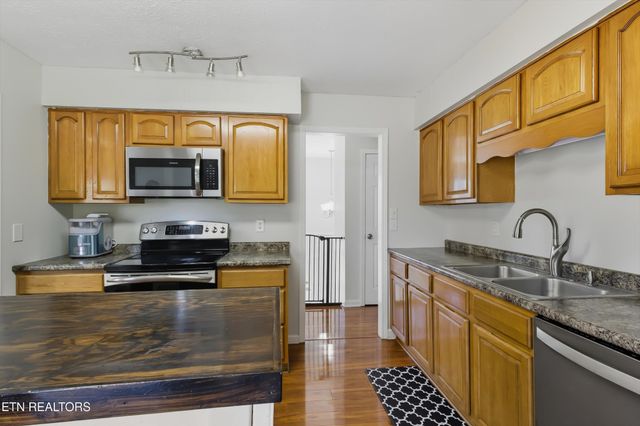 420 First St, Seymour, TN 37865