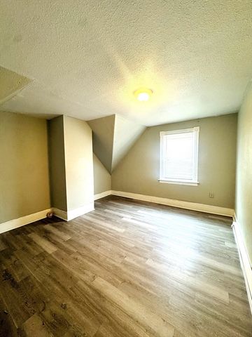 738 Central St 2, Lowell, MA 01852