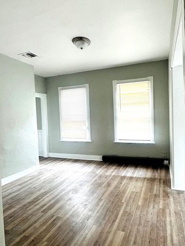 738 Central St 2, Lowell, MA 01852