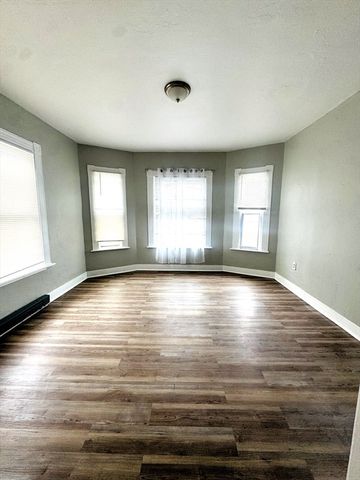 738 Central St 2, Lowell, MA 01852