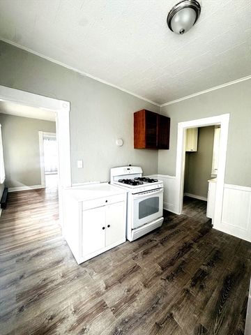 738 Central St 2, Lowell, MA 01852