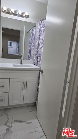 330 Cameron Place 10, Glendale, CA 91207