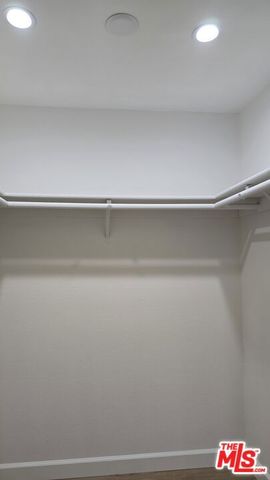 330 Cameron Place 10, Glendale, CA 91207