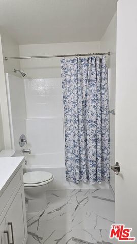 330 Cameron Place 10, Glendale, CA 91207