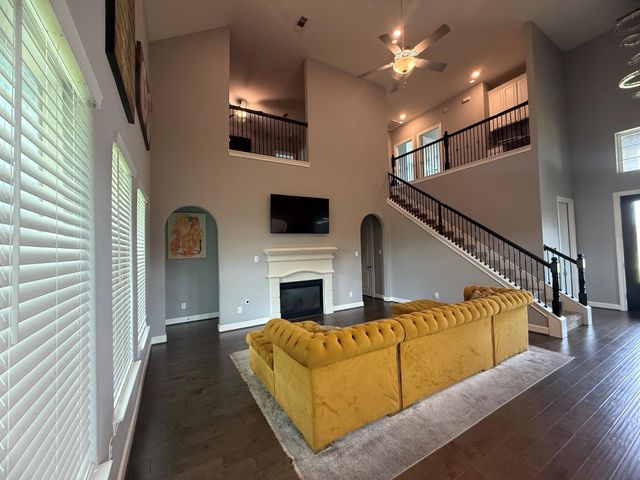 2806 Emerald Pines Lane, Iowa Colony, TX 77583