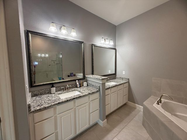 2806 Emerald Pines Lane, Iowa Colony, TX 77583