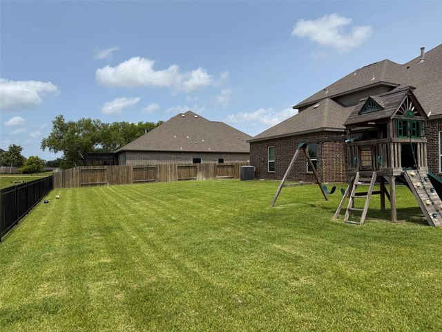 2806 Emerald Pines Lane, Iowa Colony, TX 77583
