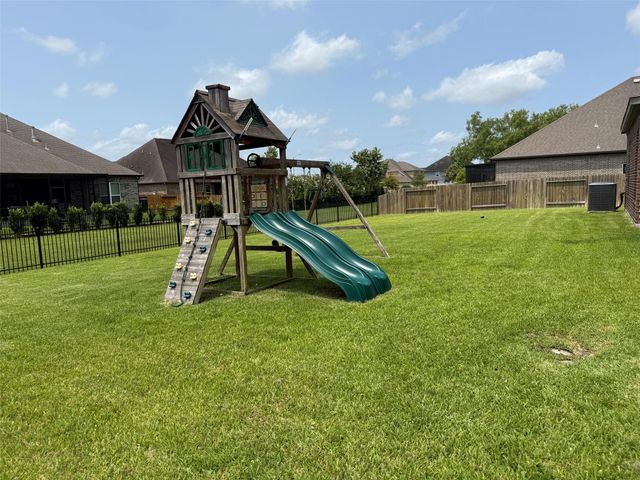 2806 Emerald Pines Lane, Iowa Colony, TX 77583