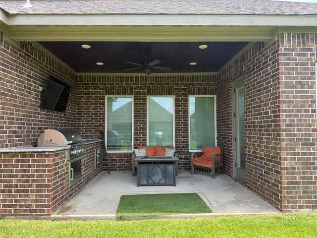 2806 Emerald Pines Lane, Iowa Colony, TX 77583