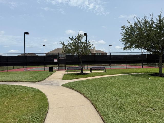 2806 Emerald Pines Lane, Iowa Colony, TX 77583