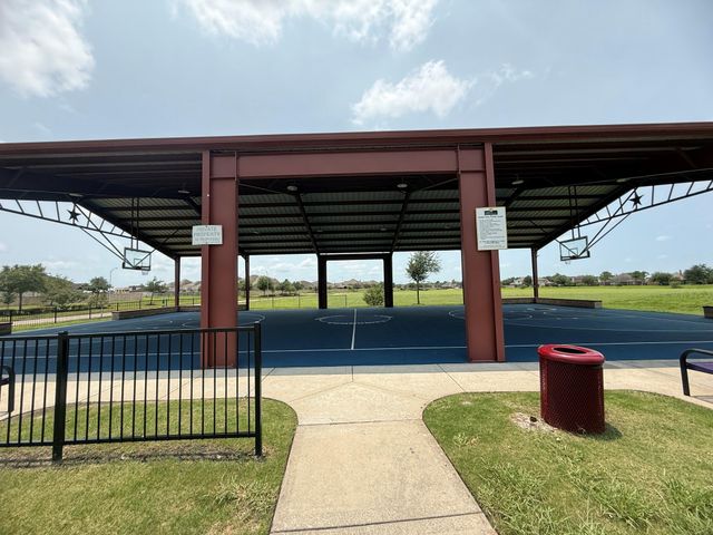 2806 Emerald Pines Lane, Iowa Colony, TX 77583