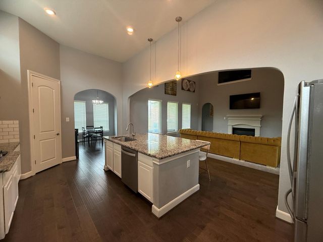 2806 Emerald Pines Lane, Iowa Colony, TX 77583