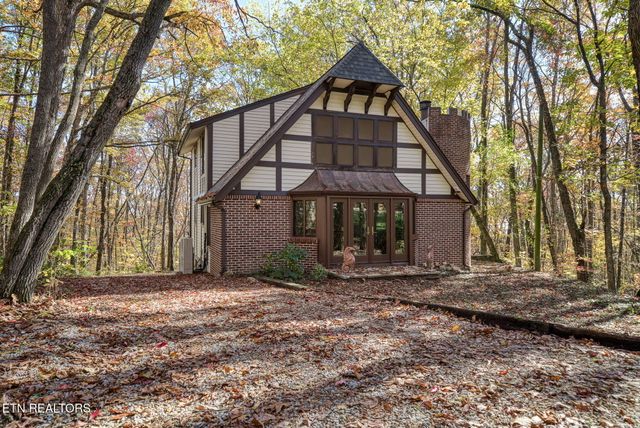 2908 Renegade Mountain Pkwy, Crab Orchard, TN 37723