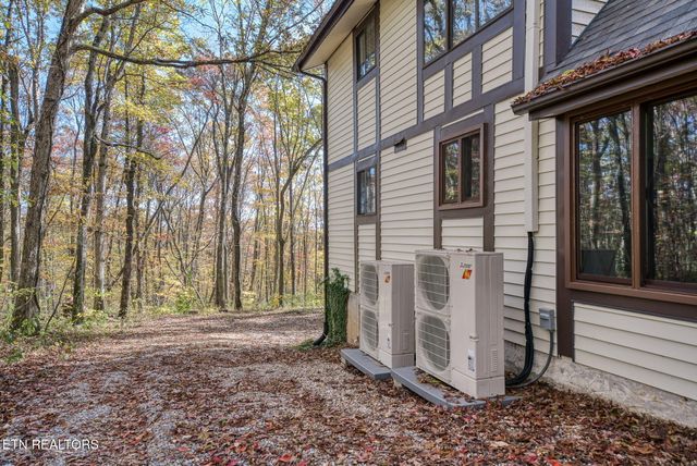 2908 Renegade Mountain Pkwy, Crab Orchard, TN 37723