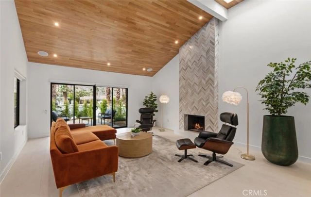 2040 S Chico, Palm Springs, CA 92264