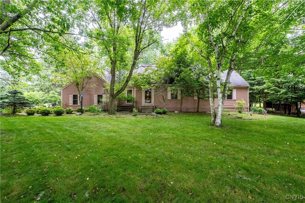 4582 Whetstone Road, Manlius, NY 13104