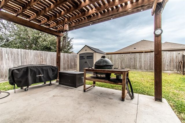 2207 Tallow Dr, Portland, TX 78374