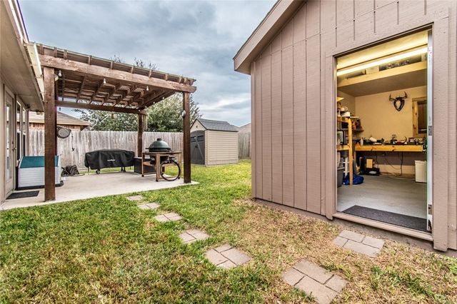 2207 Tallow Dr, Portland, TX 78374