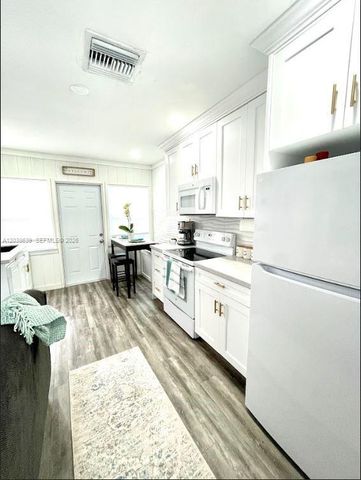 1218 N 24th Ave, Hollywood, FL 33020