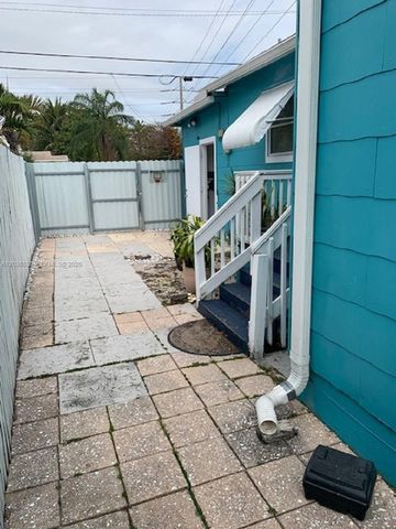1218 N 24th Ave, Hollywood, FL 33020