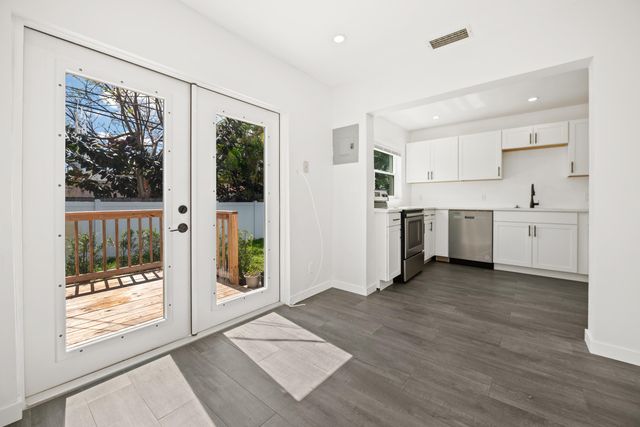 5240 NE 3rd Terrace, Oakland Park, FL 33334