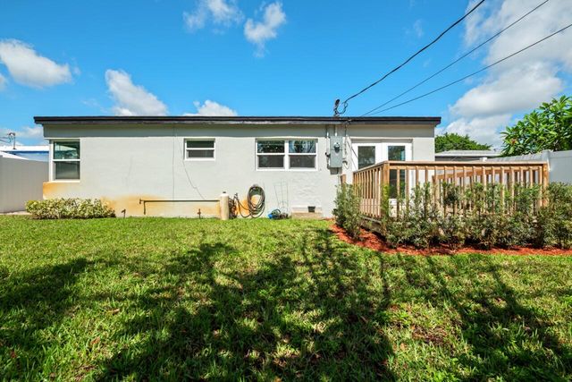 5240 NE 3rd Terrace, Oakland Park, FL 33334