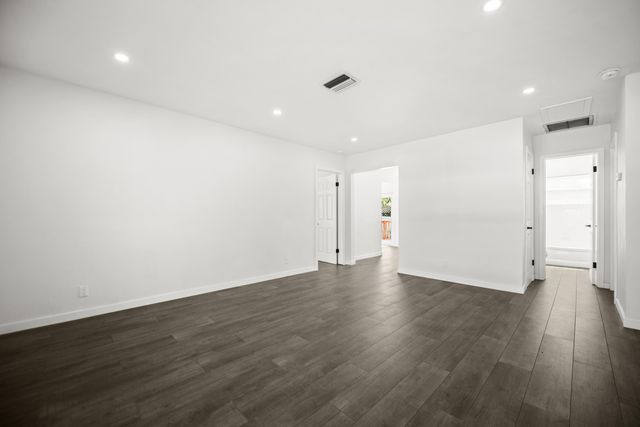 5240 NE 3rd Terrace, Oakland Park, FL 33334