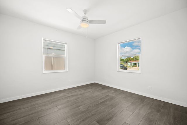 5240 NE 3rd Terrace, Oakland Park, FL 33334
