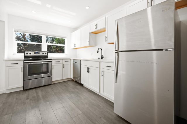 5240 NE 3rd Terrace, Oakland Park, FL 33334