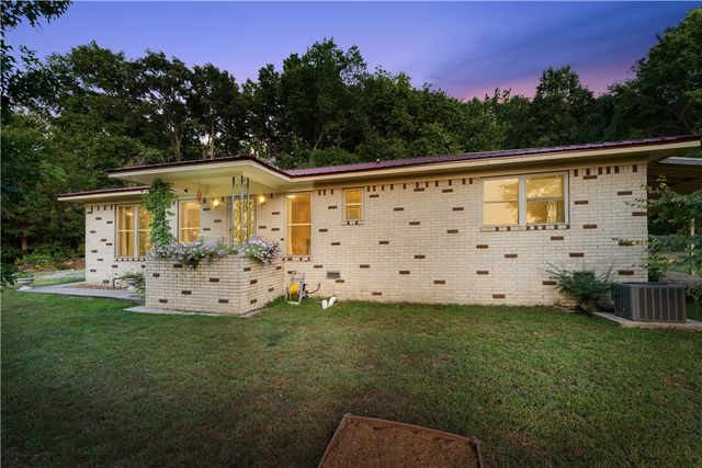 451 W Horn Street, Fayetteville, AR 72701