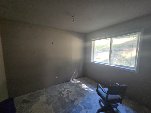 5004 Sprowl Creek Road, Garberville, CA 95542