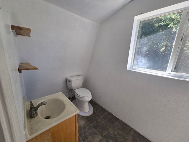 5004 Sprowl Creek Road, Garberville, CA 95542