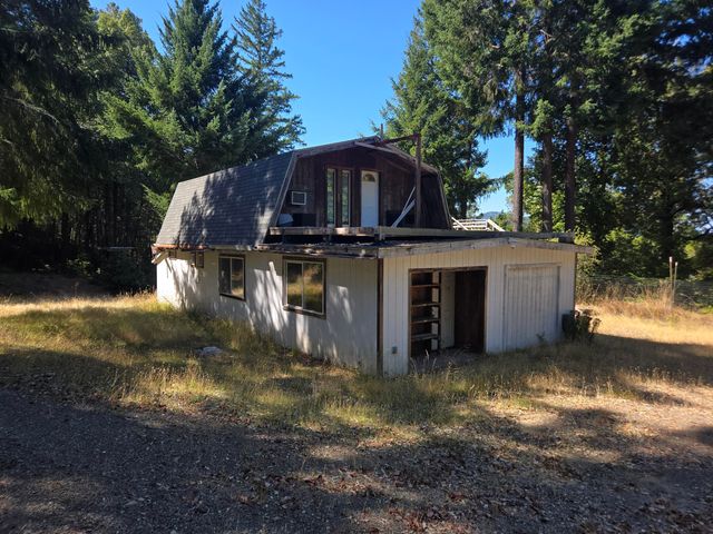 5004 Sprowl Creek Road, Garberville, CA 95542