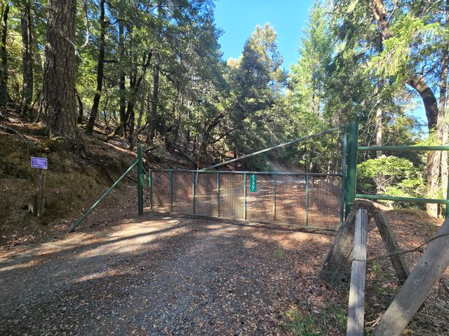 5004 Sprowl Creek Road, Garberville, CA 95542