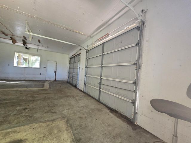 5004 Sprowl Creek Road, Garberville, CA 95542