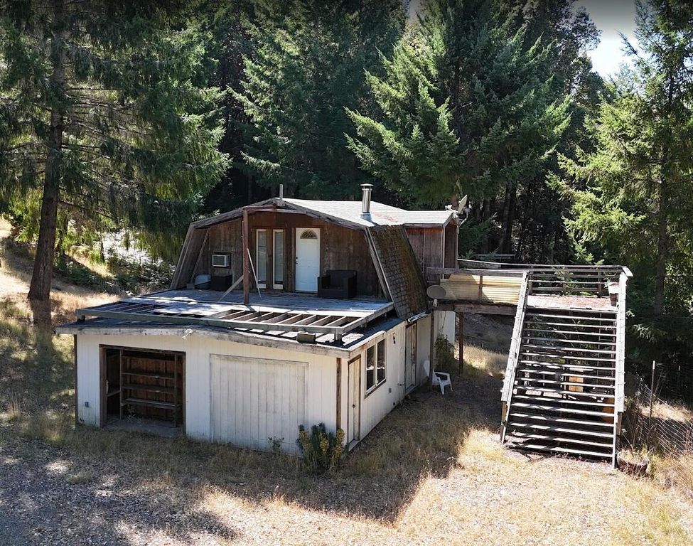 5004 Sprowl Creek Road, Garberville, CA 95542