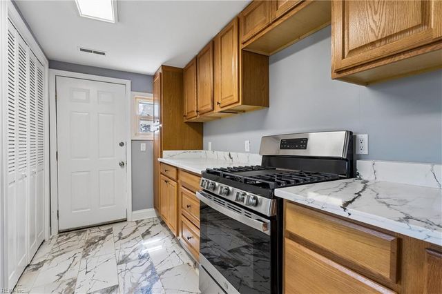 1428 24th ST A, Newport News, VA 23607