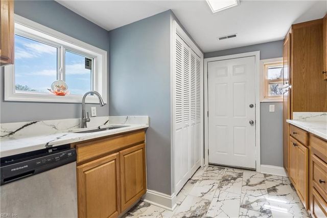 1428 24th ST A, Newport News, VA 23607