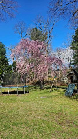 4 Richard Terrace, Hartsdale, NY 10530