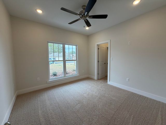 16 E Augusta Ct., Hattiesburg, MS 39402