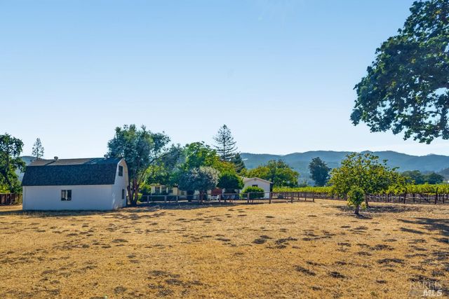 1234 Davis Ln, St. Helena, CA 94574