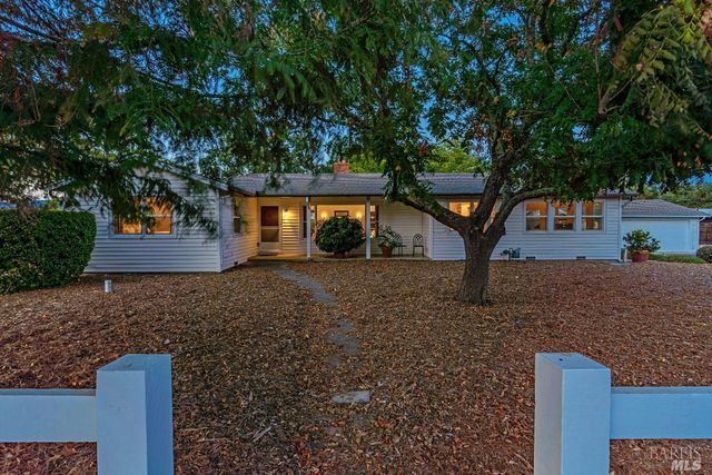 1234 Davis Ln, St. Helena, CA 94574