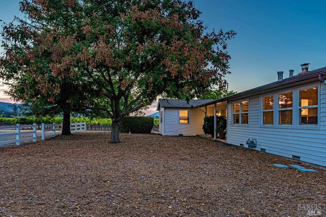 1234 Davis Ln, St. Helena, CA 94574